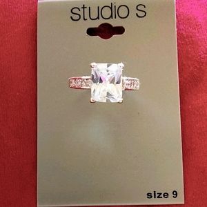 💍💖💎 BEAUTIFUL CUBIC RING, SIZE 9